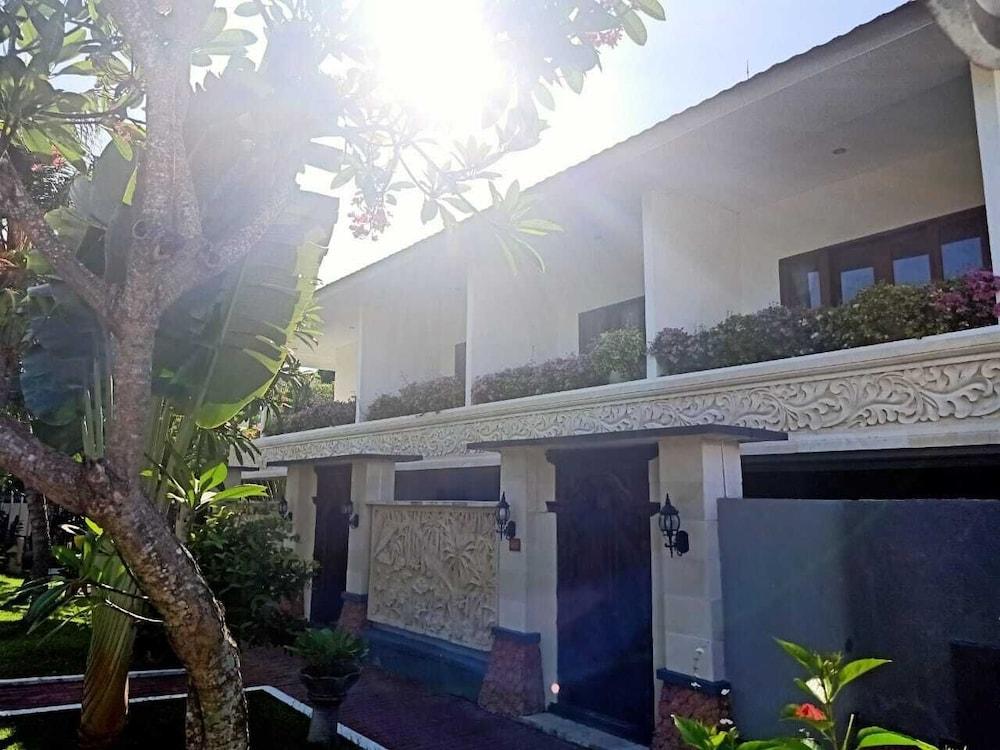 Puri Saron Senggigi Hotel Eksteriør billede