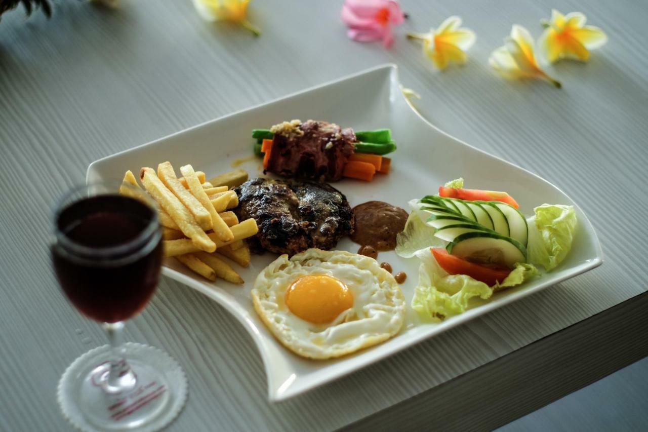 Puri Saron Senggigi Hotel Eksteriør billede